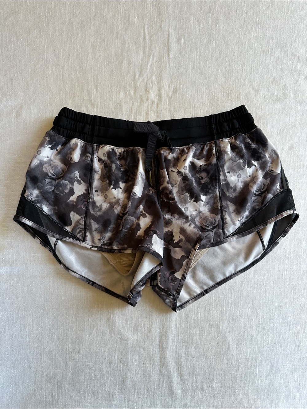 Lululemon Hotty Hot Short Mini Obscurred Black Dusty Mauve / Black 4
